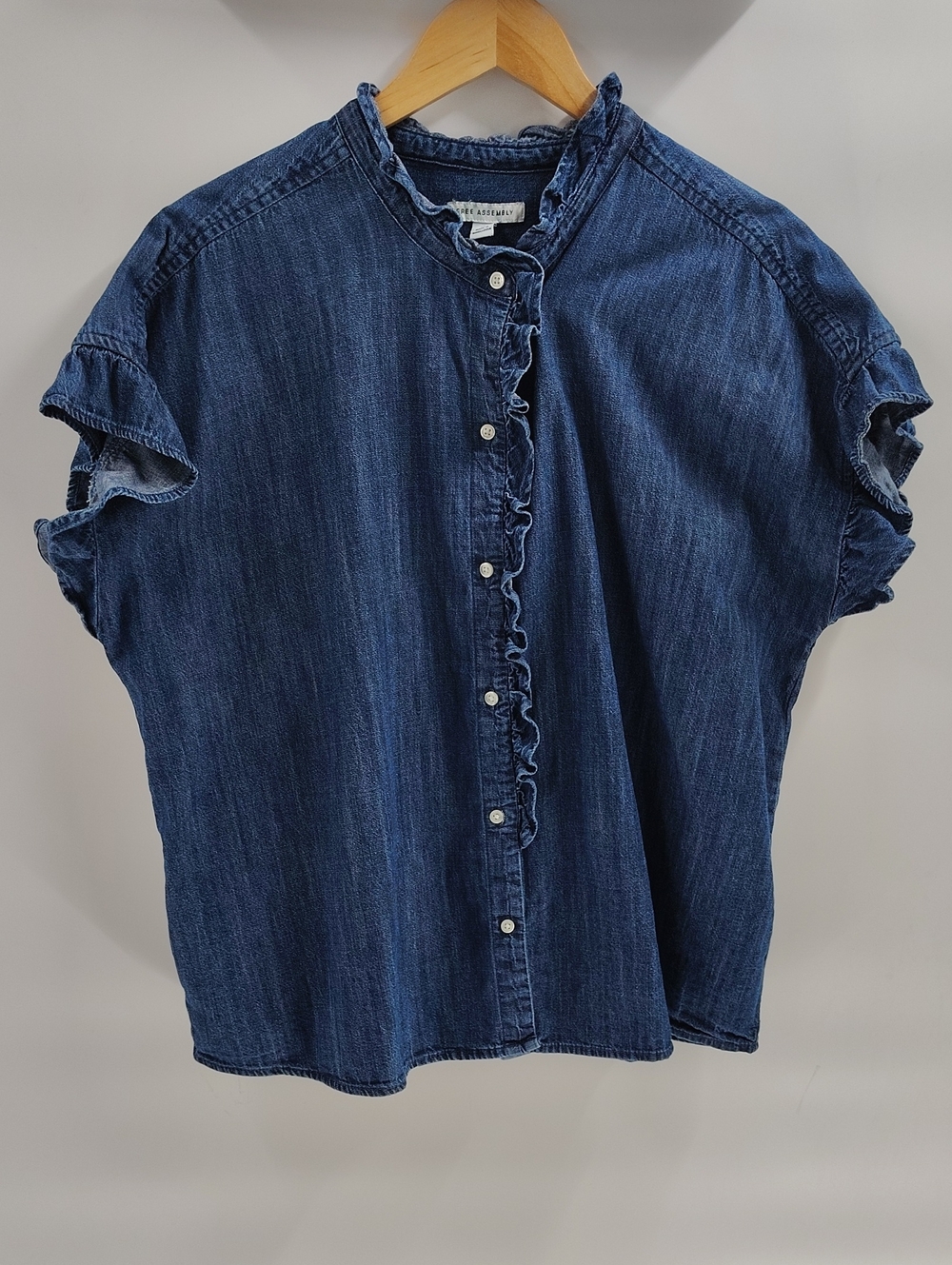 Free Assembly Button Down Light Denim Top XL 100% Cotton